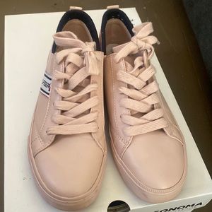 Lovely Tom HILFIGER pink sneakers like new